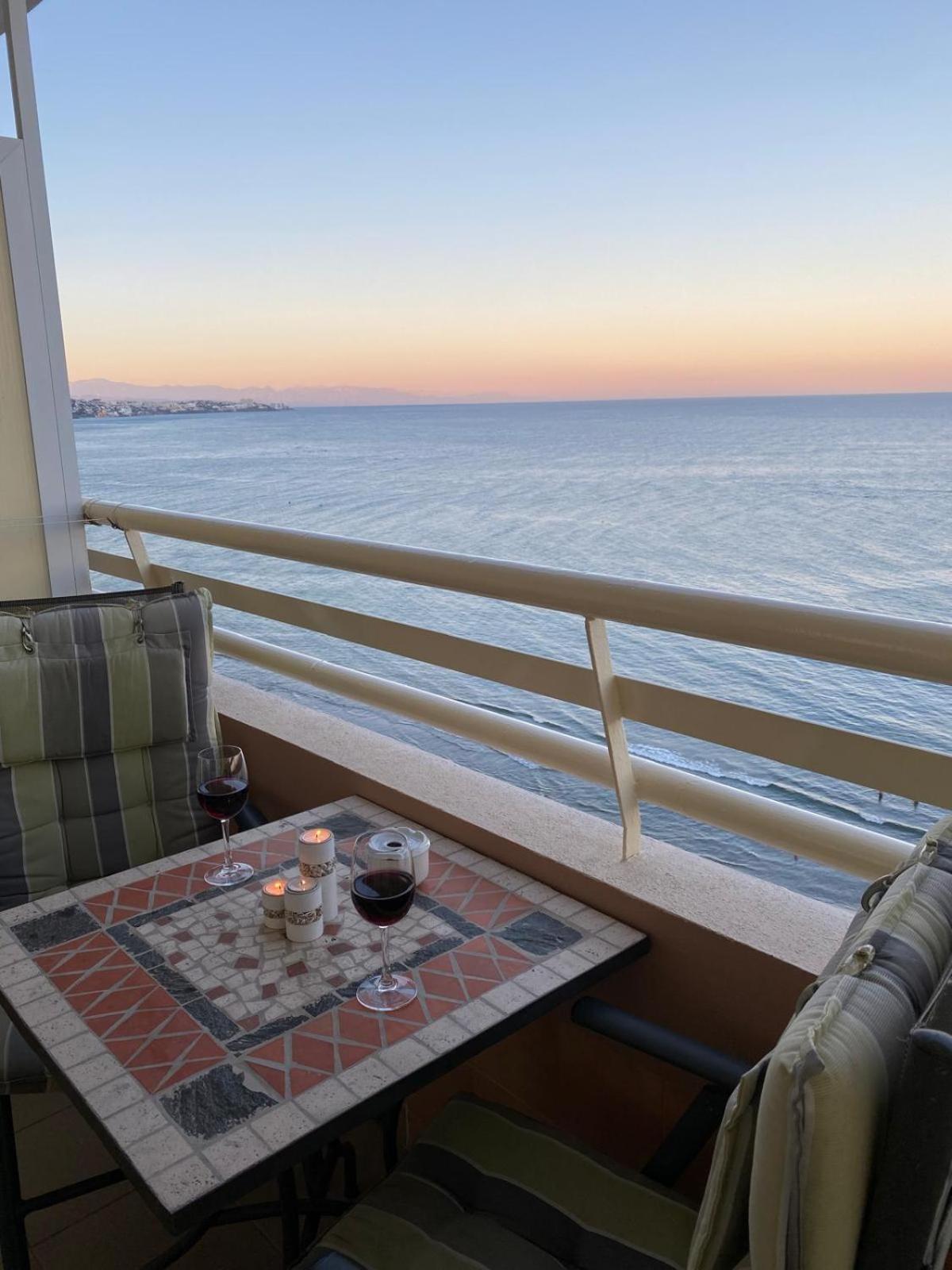 Stella Maris - Amazing Frontal Sea Views With Pool & Terrace By 10Tosea Lejlighed Fuengirola Eksteriør billede