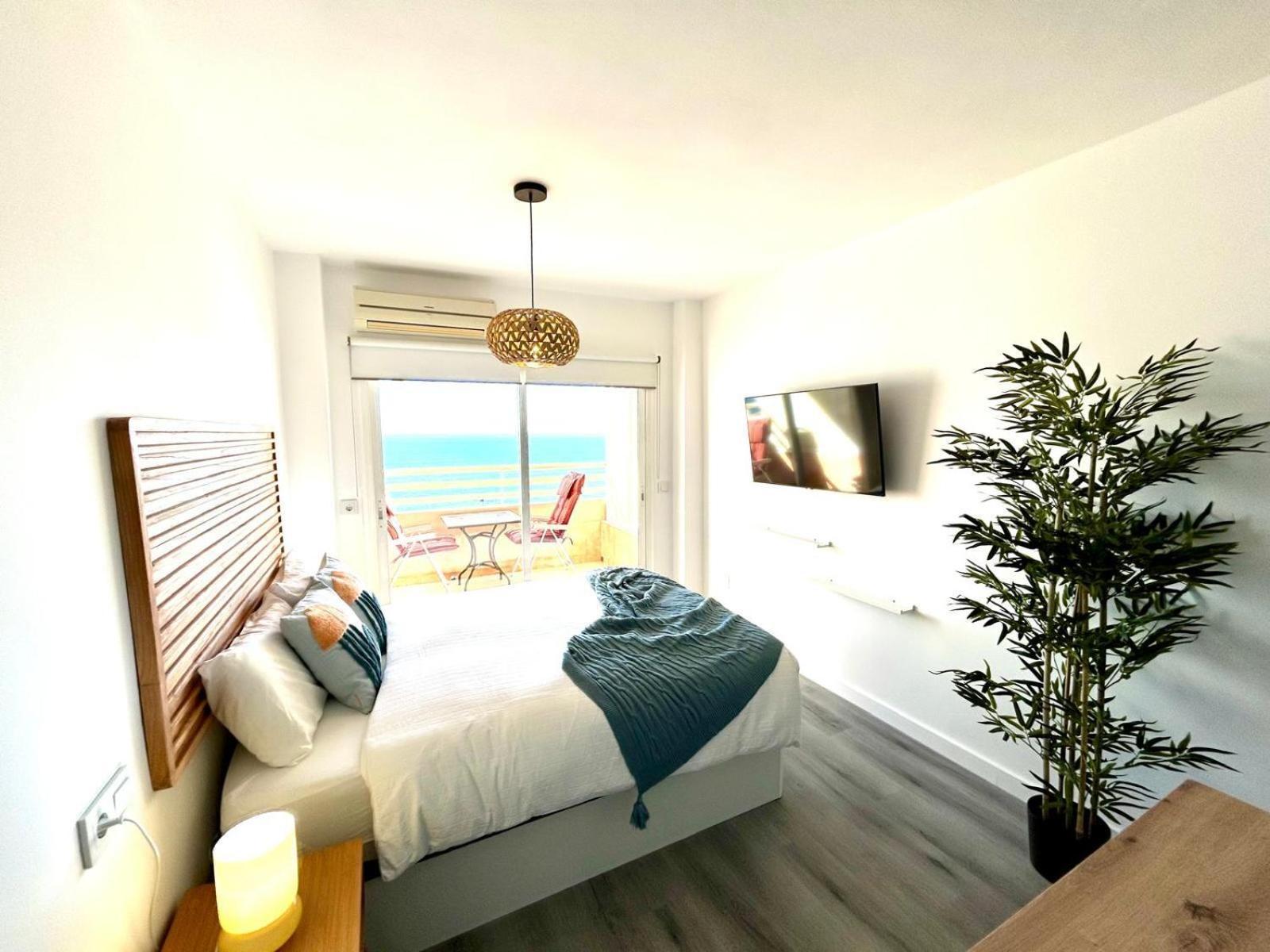 Stella Maris - Amazing Frontal Sea Views With Pool & Terrace By 10Tosea Lejlighed Fuengirola Eksteriør billede