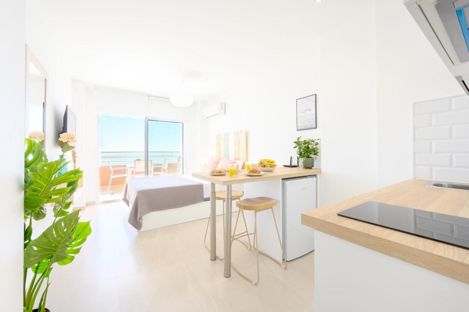 Stella Maris - Amazing Frontal Sea Views With Pool & Terrace By 10Tosea Lejlighed Fuengirola Eksteriør billede