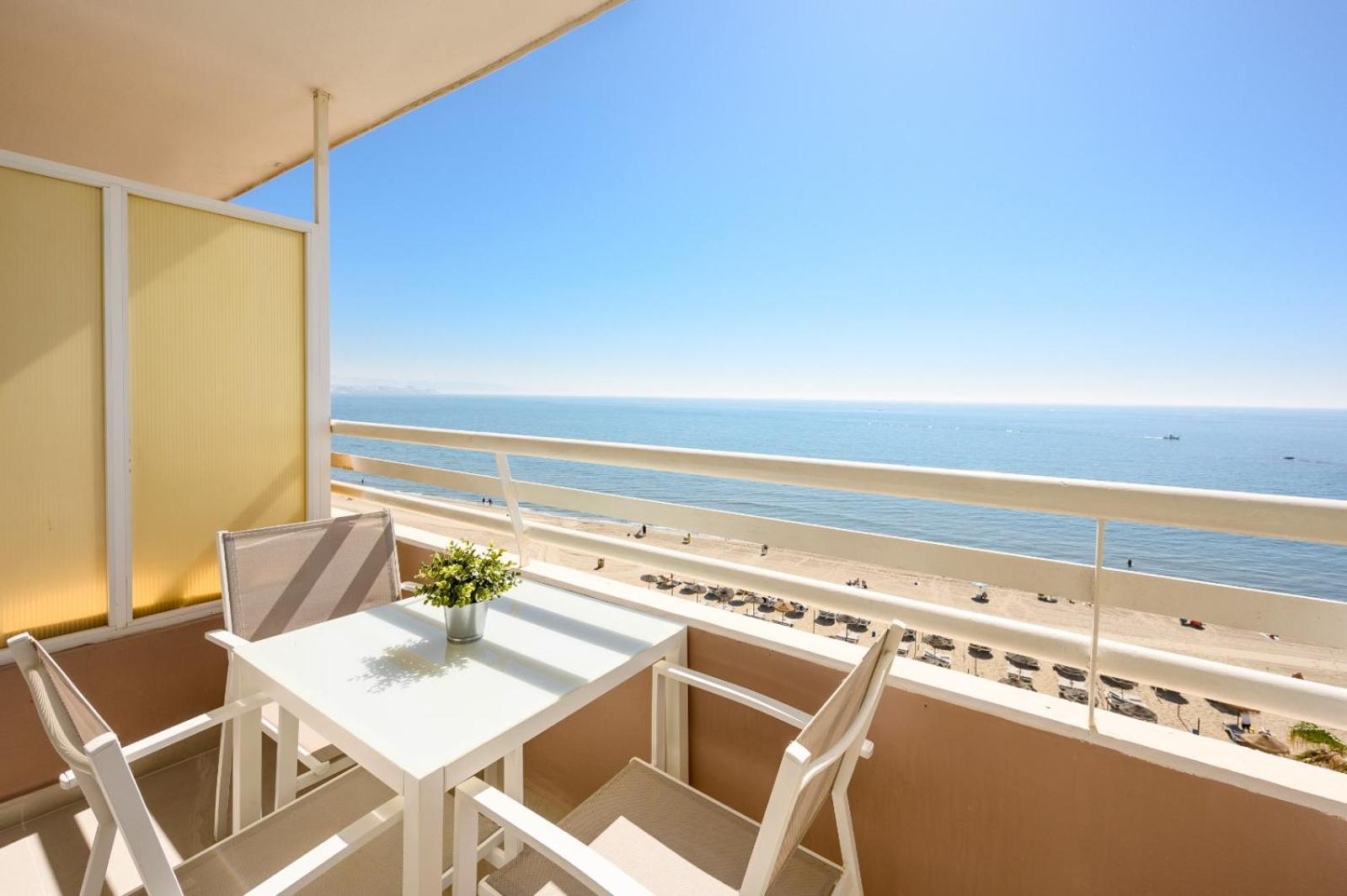 Stella Maris - Amazing Frontal Sea Views With Pool & Terrace By 10Tosea Lejlighed Fuengirola Eksteriør billede